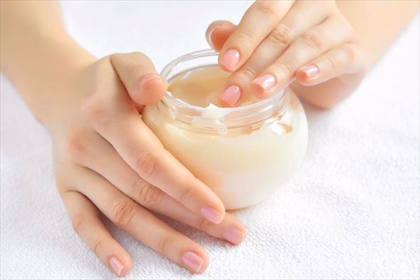 Народные средства и современные кремы от сухой кожи зимой